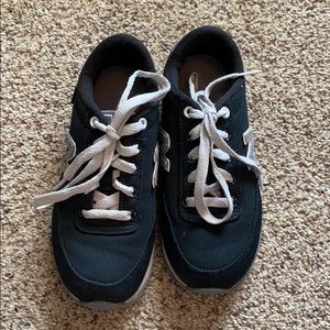 New Balance tennis shoes size 1